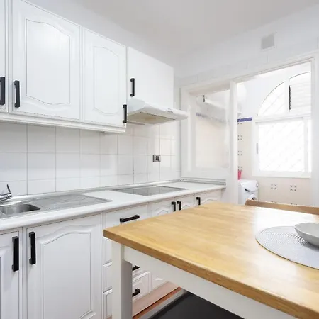 Fantasticas Vistas Al Mar, Playa Y Piscina Apartamento